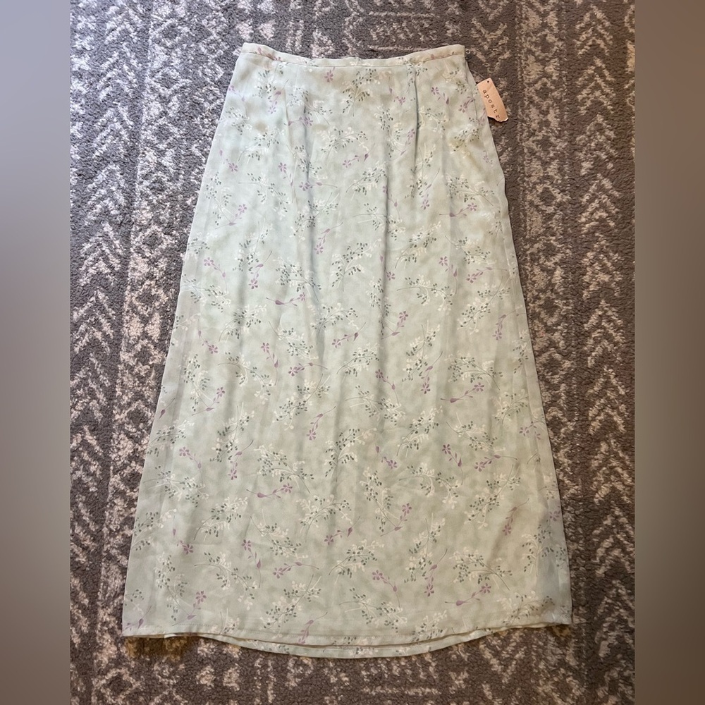 NWT Apostrophe brand Floral Mint Green/purple flowers Skirt size 12 (K118)